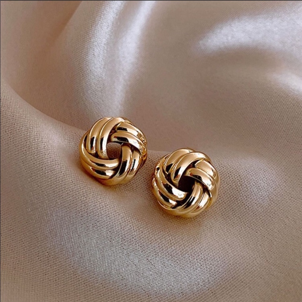 Gold Knot Earrings